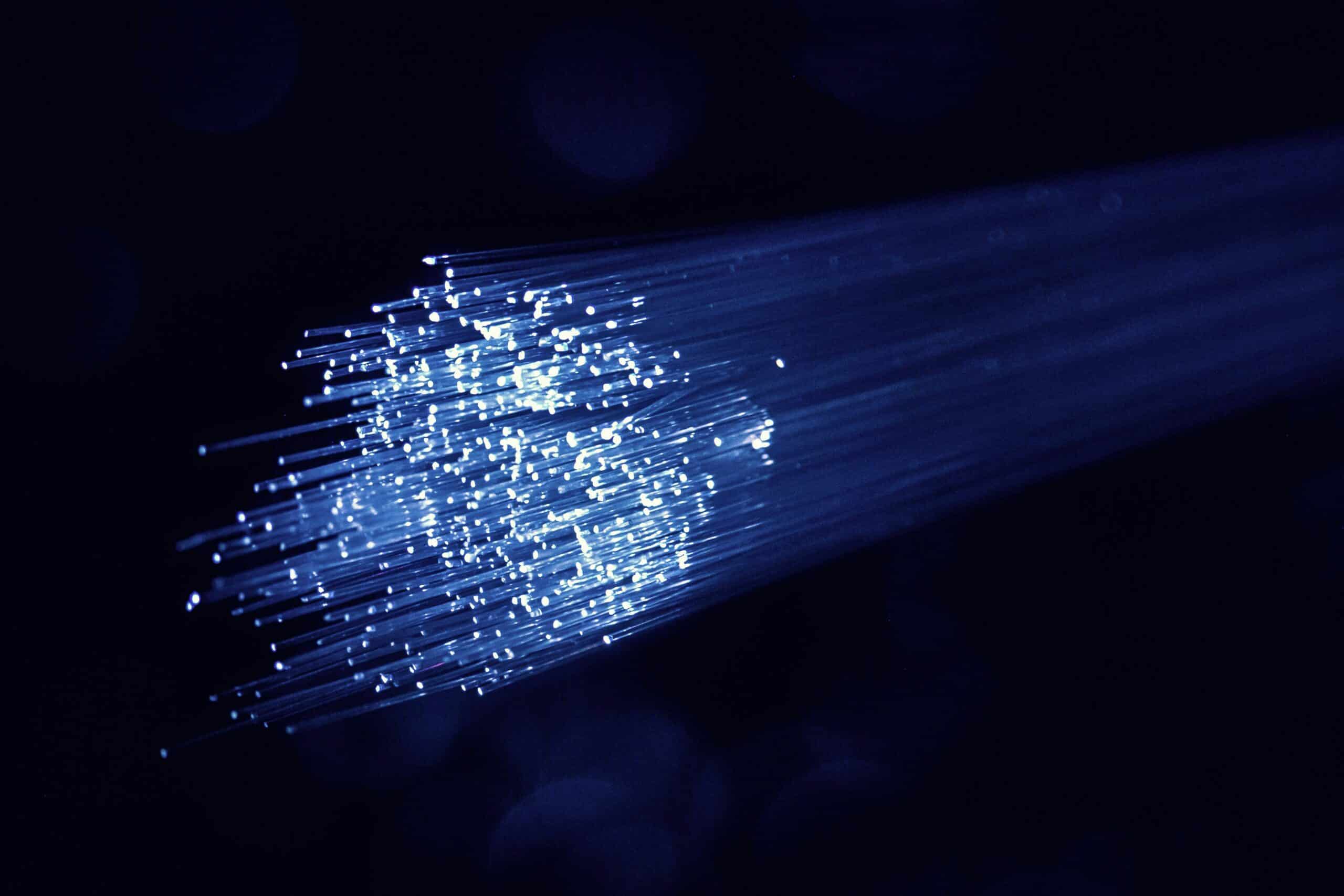 Breaking Speed Barriers: A Guide to Optimal Fiber Optic Internet